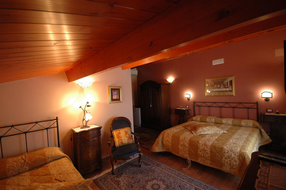 B&B La Ginestra ชิวิตา ภายนอก รูปภาพ