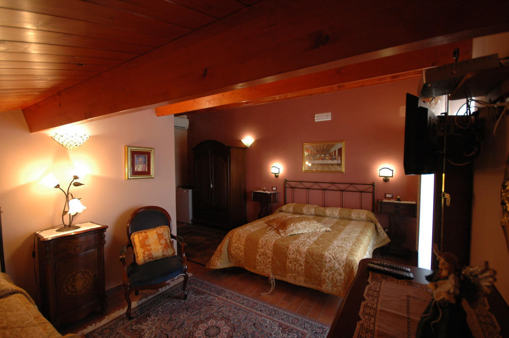 B&B La Ginestra ชิวิตา ภายนอก รูปภาพ