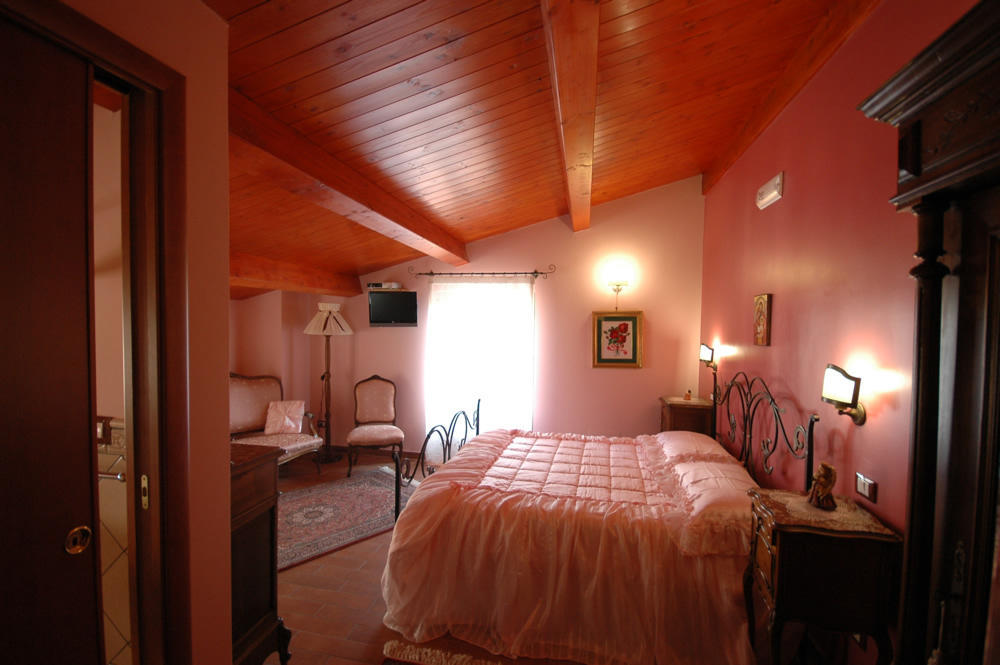 B&B La Ginestra ชิวิตา ภายนอก รูปภาพ